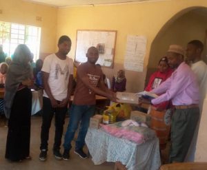 Muslim youths donate to orphans