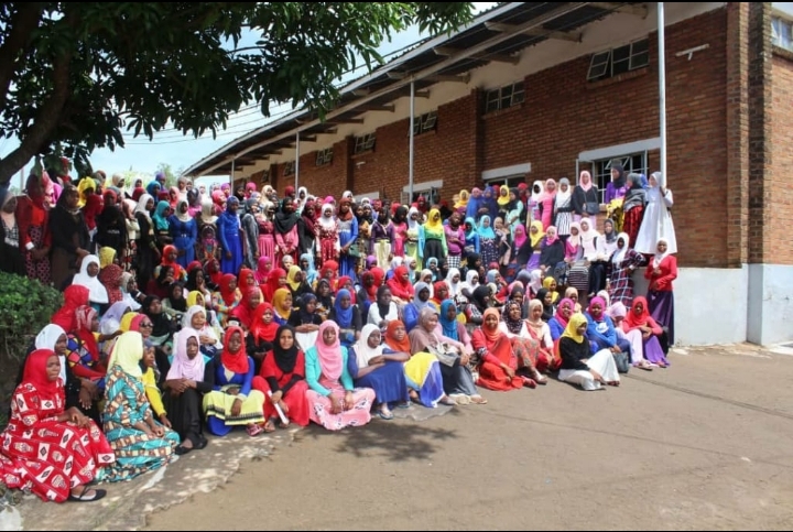 MUST Distinction Female Graduate Inspires Muslim Girls