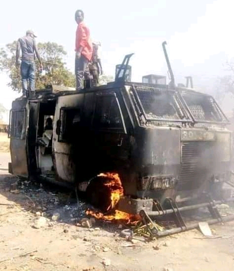 3 Injured, Cars Smashed amid Myths of Blood Sucking in Dowa