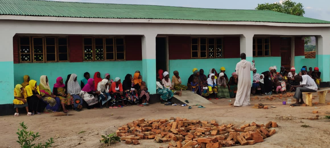Nazeer & Naseema Mustapha Education Center Trains Women on Manure Production