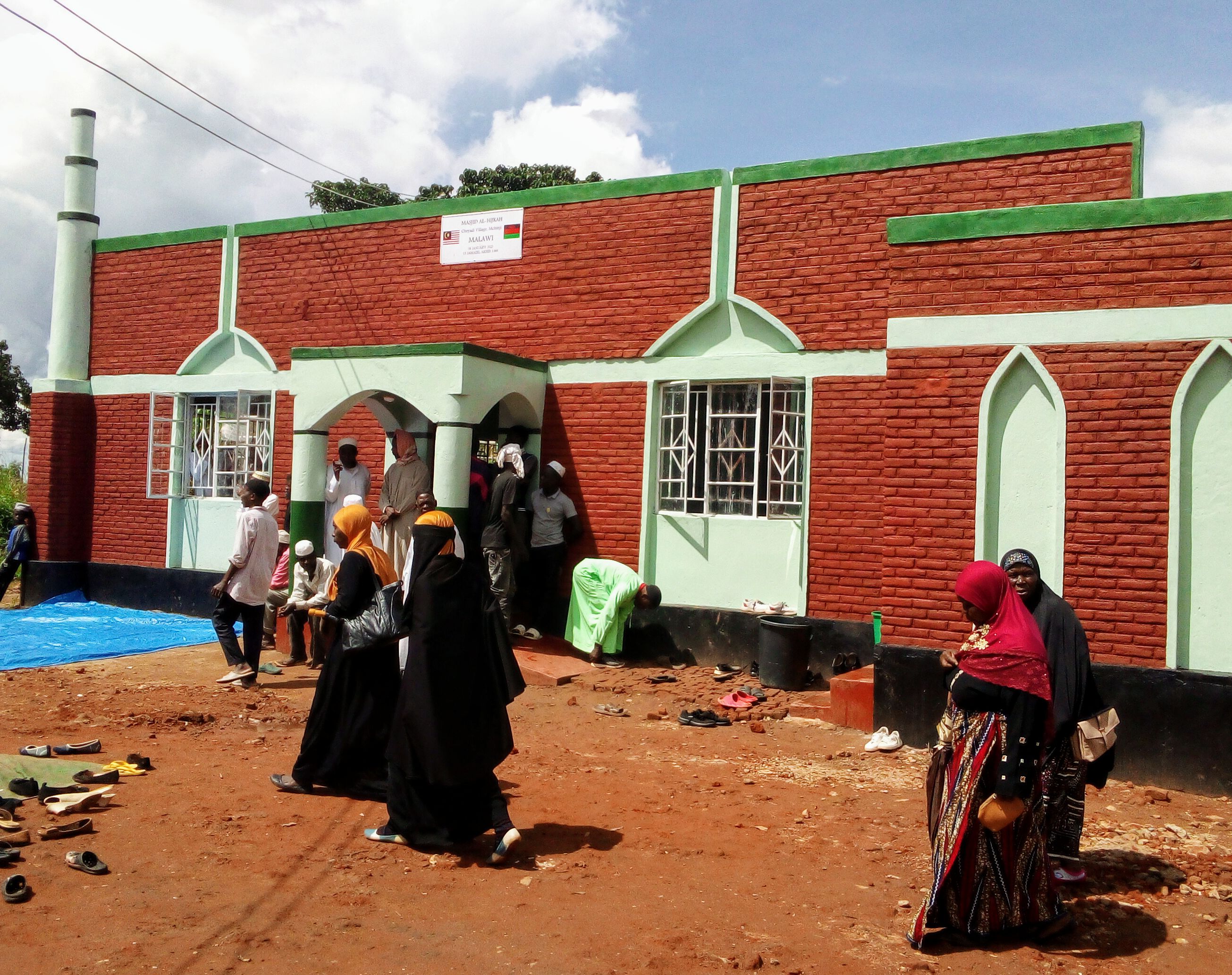 Sheikh Advises Women to Perform Salat Janazah