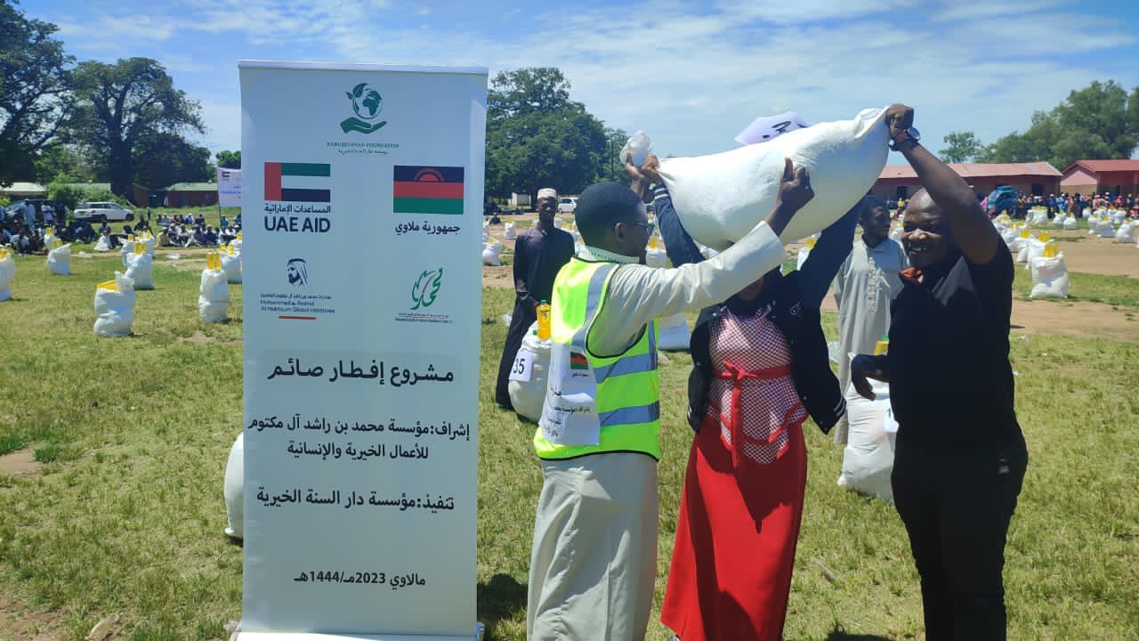 Darussunah Foundation Donates Ramadhan Packs to Muslims in Salima